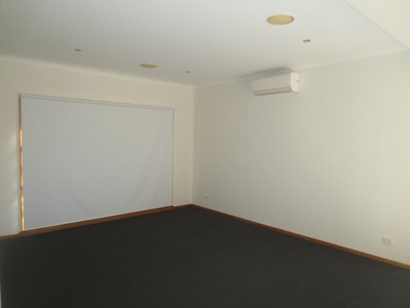 2/22 David Street, Altona VIC 3018