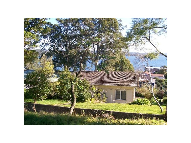 21 Gordon St, Eleebana NSW 2282