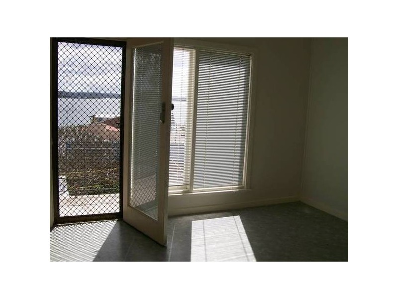 21 Gordon St, Eleebana NSW 2282