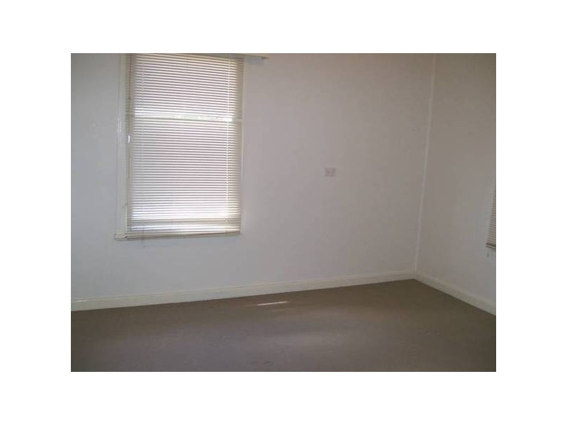 21 Gordon St, Eleebana NSW 2282