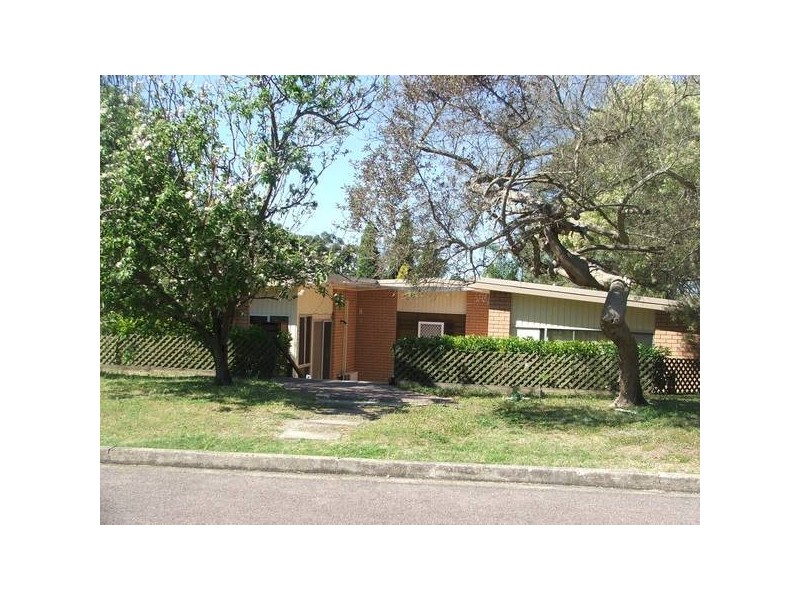 Caliente Crescent, Macquarie Hills NSW 2285