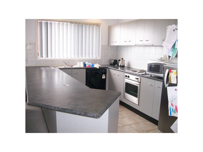 4 Defender Close, Marmong Point NSW 2284