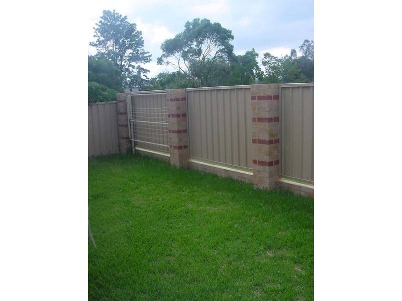 8 Eino Place, Eleebana NSW 2282