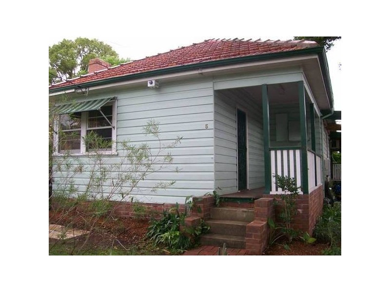 5 James Street, Warners Bay NSW 2282