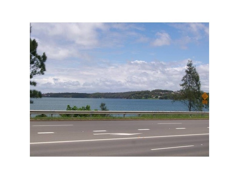 332 The Esplanade, Speers Point NSW 2284