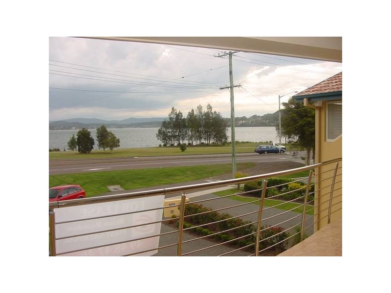 2/542 The Esplanade, Warners Bay NSW 2282