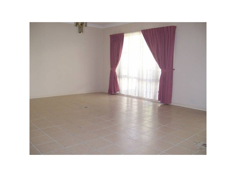 3 Kerrigan Close, Eleebana NSW 2282