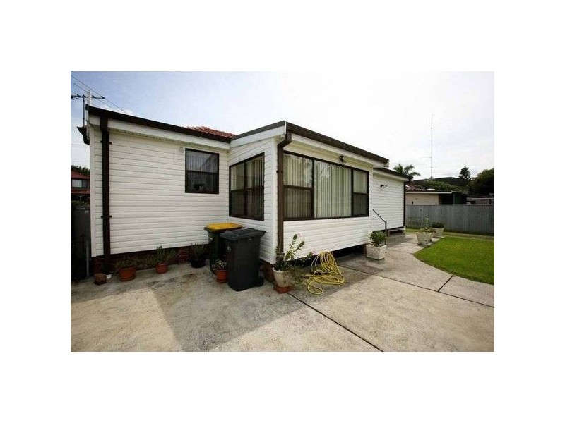 6 Janice Street, Warners Bay NSW 2282