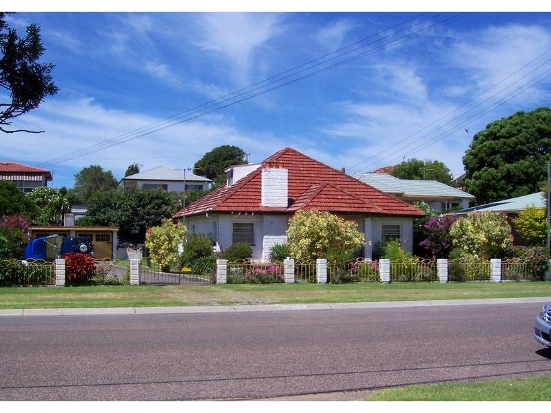 15 Thompson Street, Belmont South NSW 2280