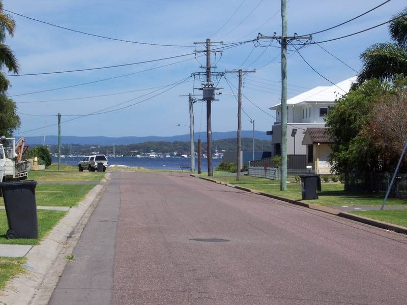 15 Thompson Street, Belmont South NSW 2280