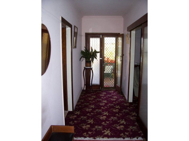 15 Thompson Street, Belmont South NSW 2280