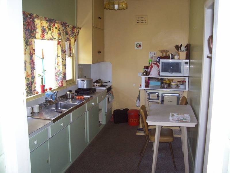 15 Thompson Street, Belmont South NSW 2280