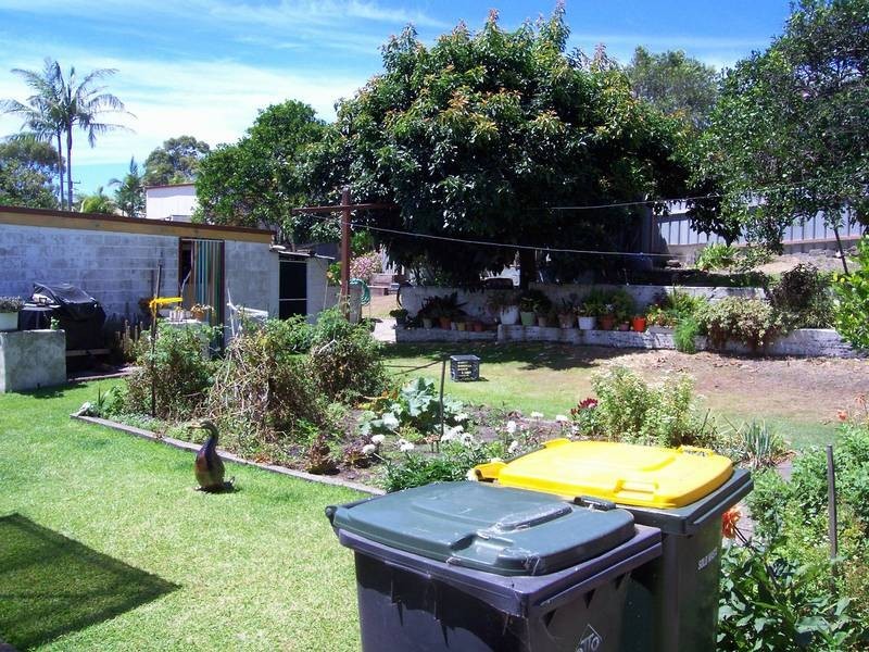 15 Thompson Street, Belmont South NSW 2280