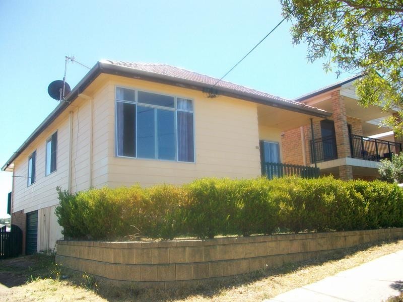 37 Beach Road, Redhead NSW 2290
