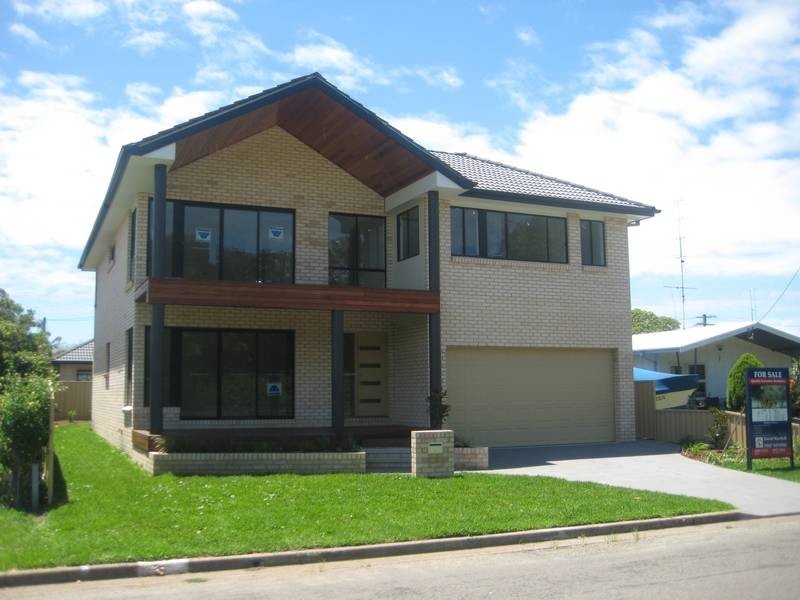 Pelican NSW 2281