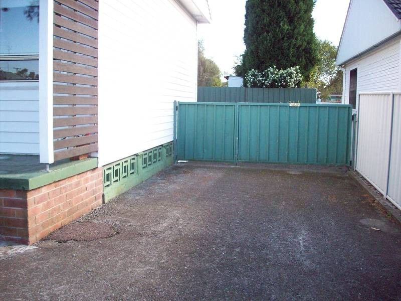 2 Maxwell Avenue, Belmont North NSW 2280