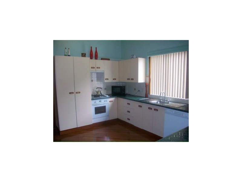 6 Sharp Street, Belmont NSW 2280