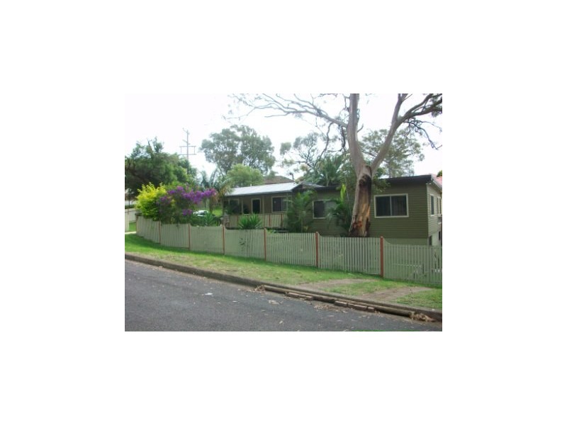 23 Darling Street, Belmont North NSW 2280