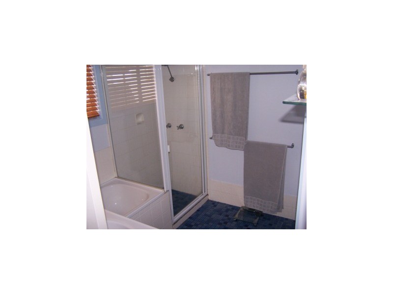 10 Croft Road, Eleebana NSW 2282