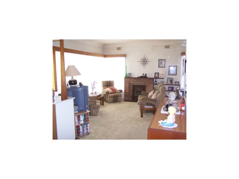 10 Croft Road, Eleebana NSW 2282