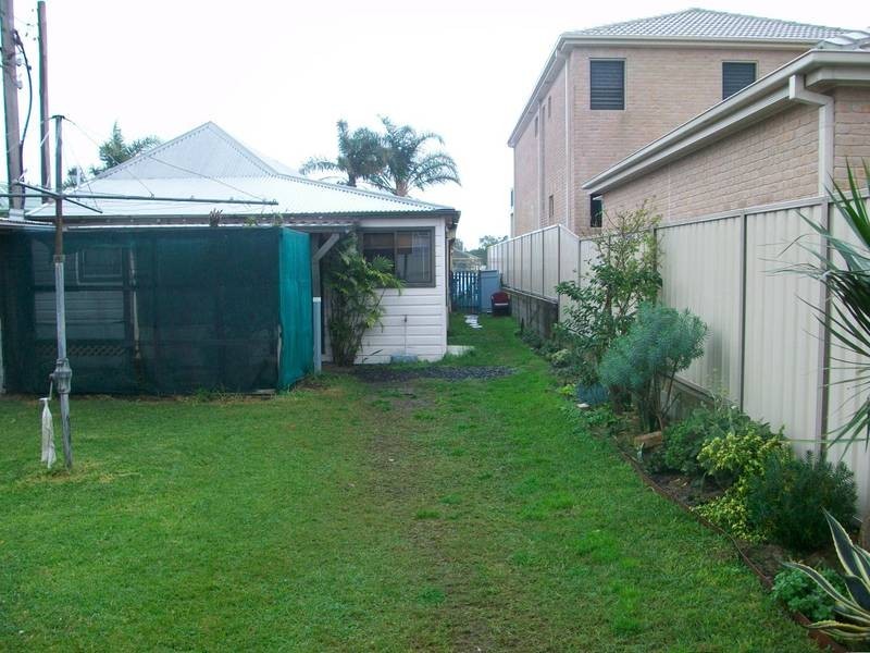 1/3 New Street, Belmont South NSW 2280