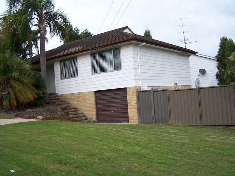 1 Calverton Cres, Belmont North NSW 2280