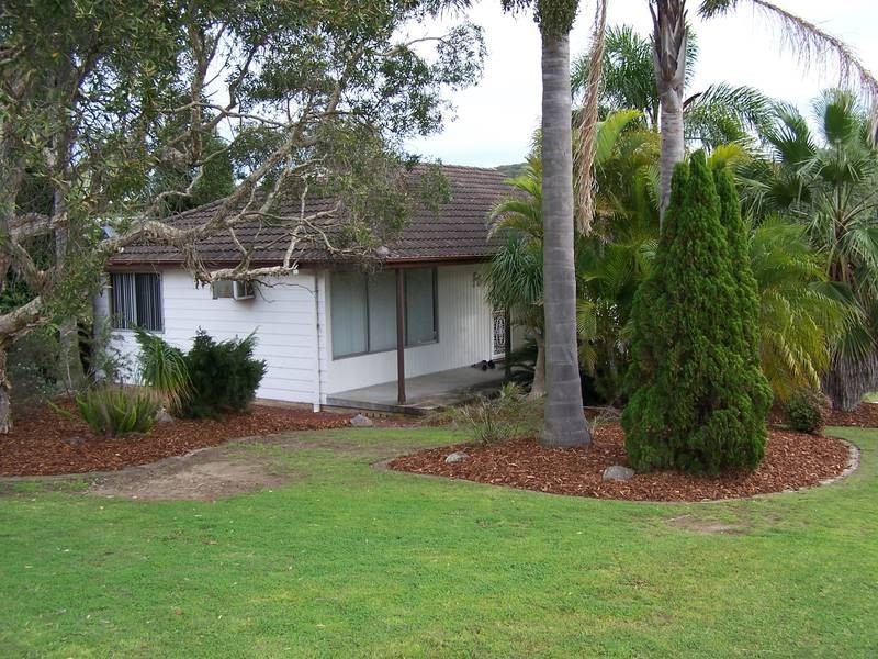 1 Calverton Cres, Belmont North NSW 2280