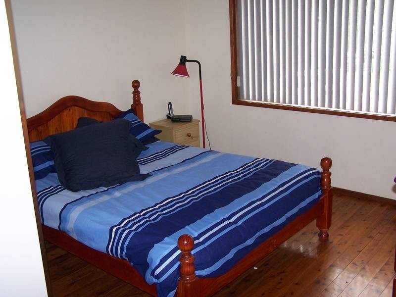 1 Calverton Cres, Belmont North NSW 2280