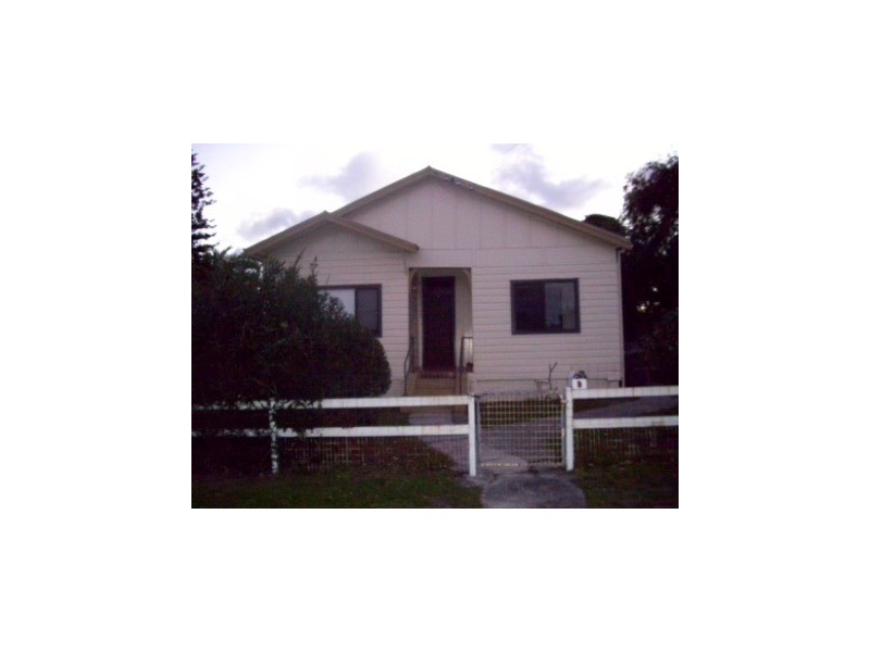 1 Hutchinson Street, Redhead NSW 2290