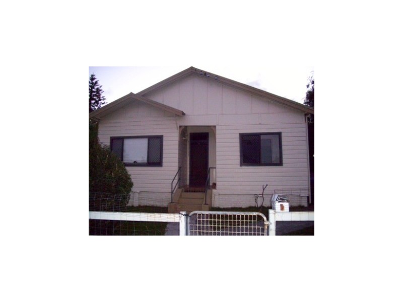 1 Hutchinson Street, Redhead NSW 2290