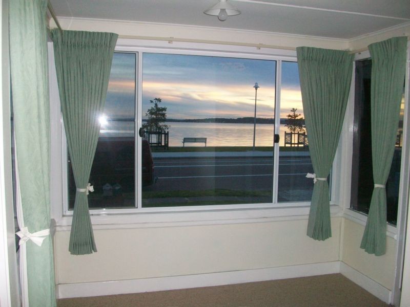 10 Brooks Parade, Belmont NSW 2280