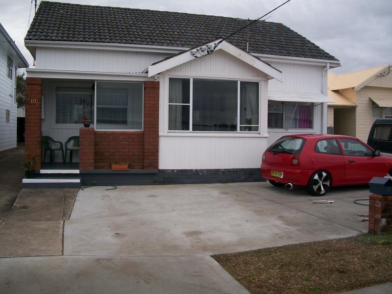 10 Brooks Parade, Belmont NSW 2280