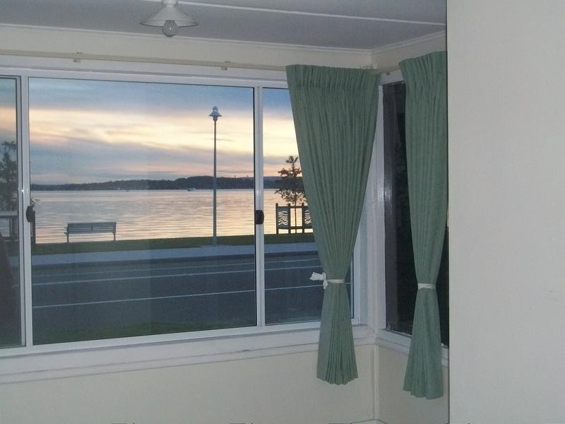 10 Brooks Parade, Belmont NSW 2280