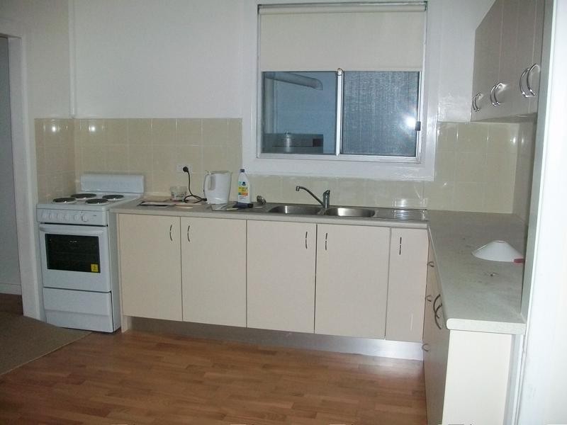 10 Brooks Parade, Belmont NSW 2280