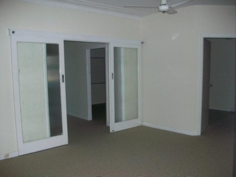 10 Brooks Parade, Belmont NSW 2280