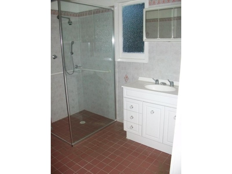 10 Brooks Parade, Belmont NSW 2280