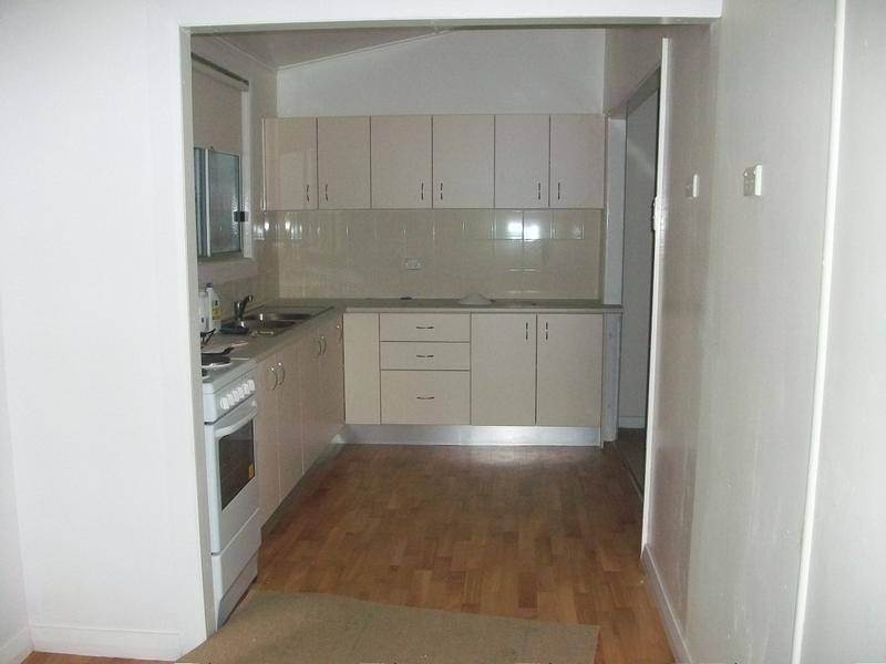 10 Brooks Parade, Belmont NSW 2280