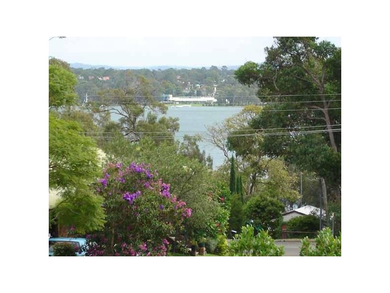 9 Crosswinds Close, Nords Wharf NSW 2281