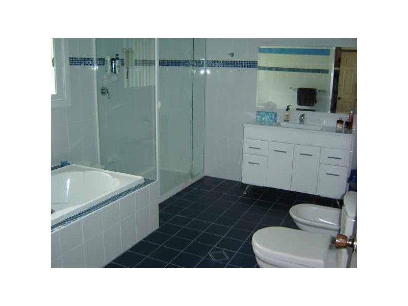 9 Crosswinds Close, Nords Wharf NSW 2281