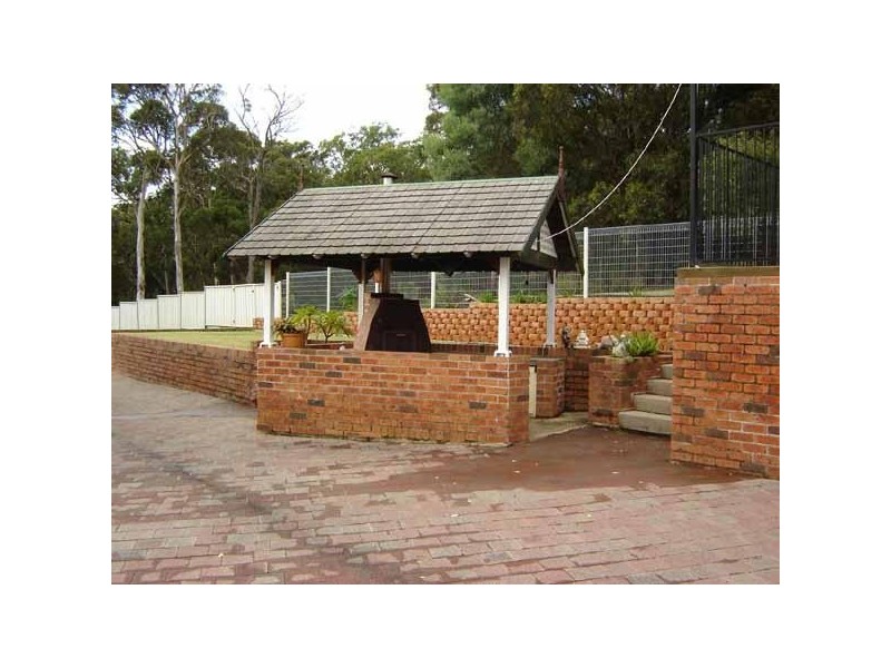 9 Crosswinds Close, Nords Wharf NSW 2281