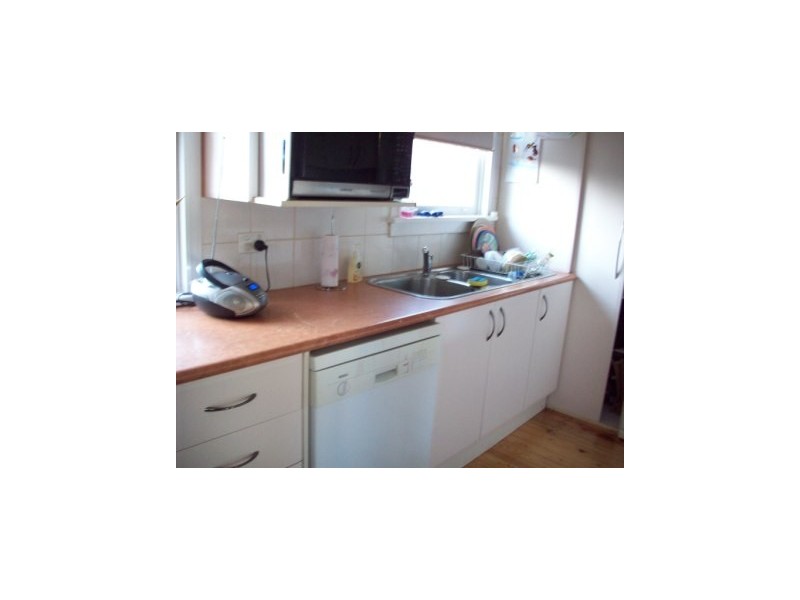 1 Carbeen, Gateshead NSW 2290