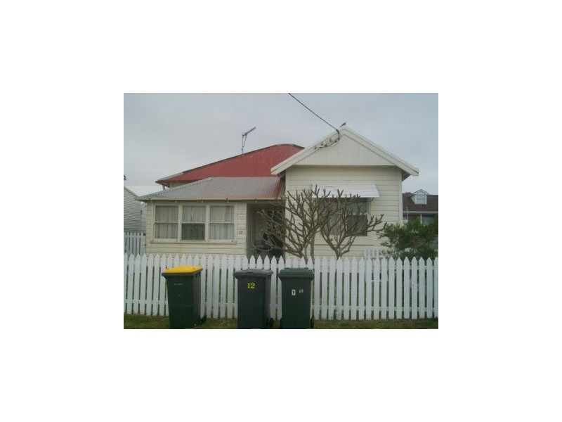 12 Brooks Street, Belmont NSW 2280