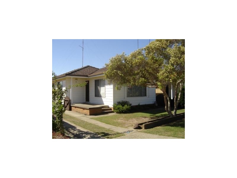 8 Ellen Street, Belmont NSW 2280