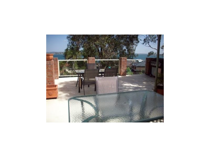 11 View Street, Belmont NSW 2280