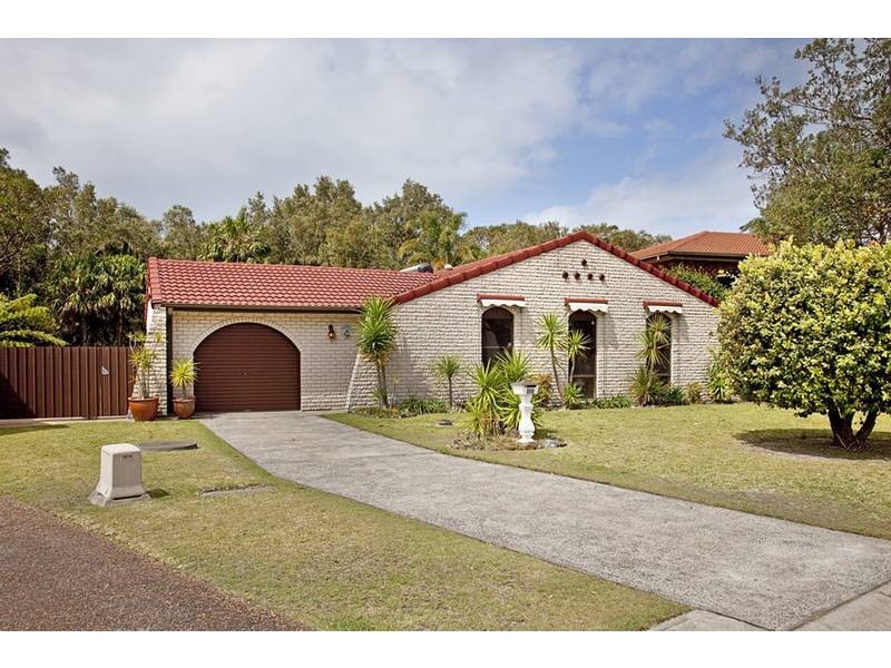 12 Cabbage Tree Palm Crescent, Pelican NSW 2281