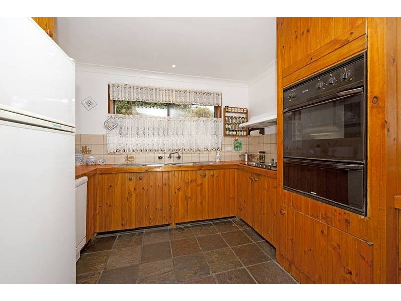12 Cabbage Tree Palm Crescent, Pelican NSW 2281