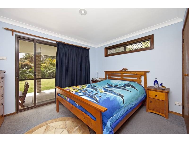 12 Cabbage Tree Palm Crescent, Pelican NSW 2281