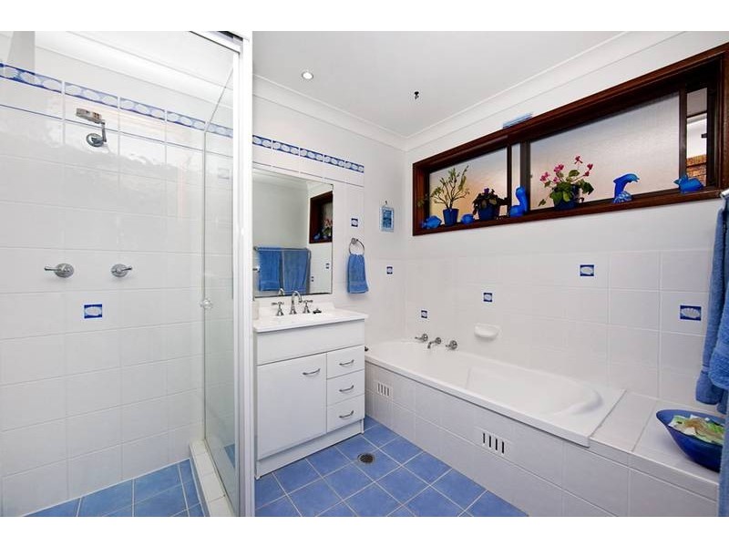 12 Cabbage Tree Palm Crescent, Pelican NSW 2281