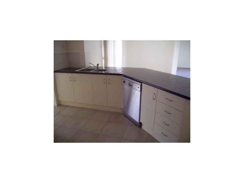 16b Tofino, Pelican NSW 2281