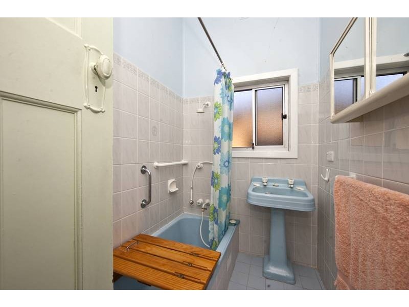 41 Gosford Road, Broadmeadow NSW 2292